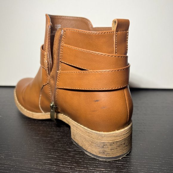 Brown leather ankle boots - Picture 6 of 7